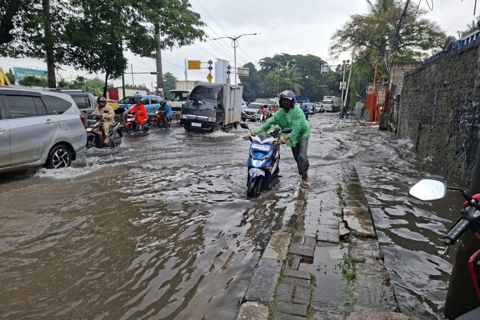 Diguyur Hujan Deras, Titik Banjir Jakarta Meluas