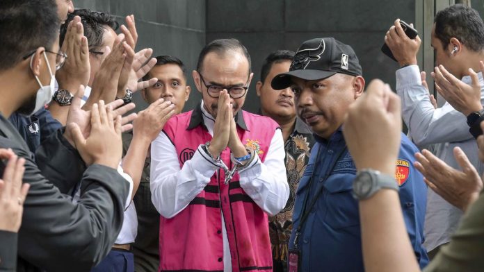 Mengapa Riva Siahaan Dipenjara 9 Tahun Tanpa Kantongi Uang Korupsi?