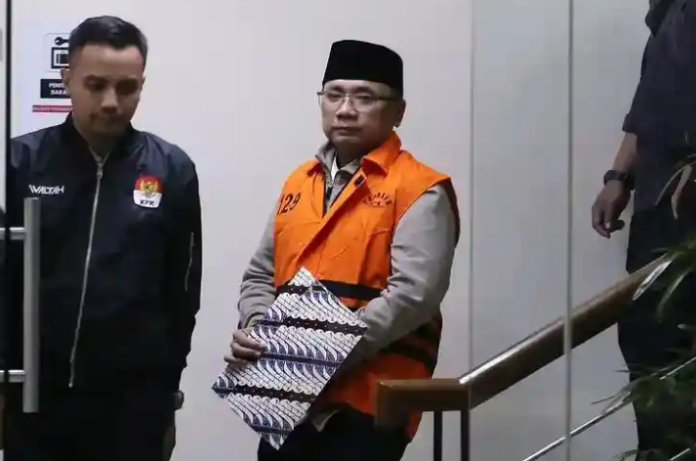 Yaqut Tahanan Rumah, Beda Sikap KPK Disorot