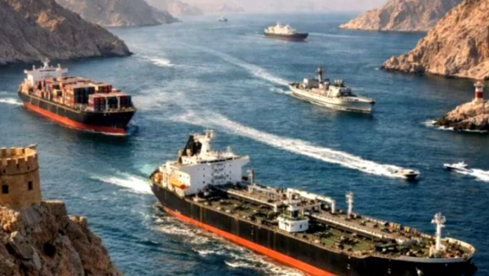 Iran Ancam Kapal AS di Selat Hormuz