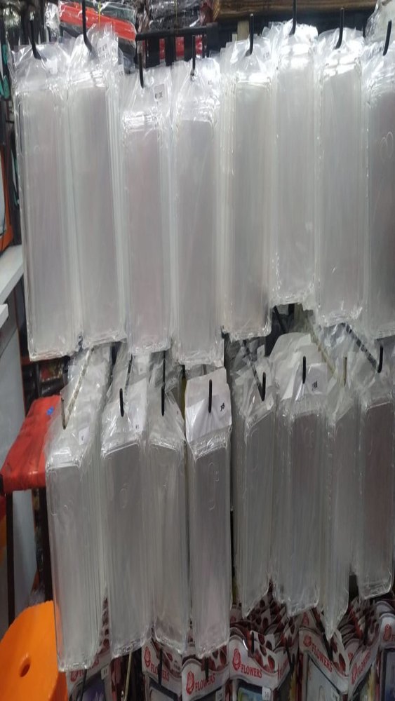 Harga Plastik Naik 50%, Warga Diajak Pakai Daun Pisang