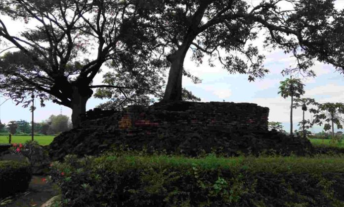 Candi Lemah Duwur