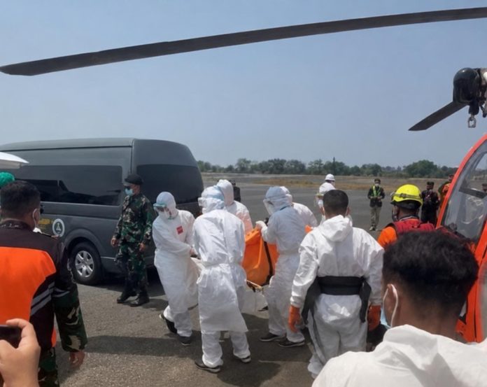 Tim SAR Evakuasi Empat Korban Meninggal Dunia KM Virgo Transport 8 yang Tenggelam